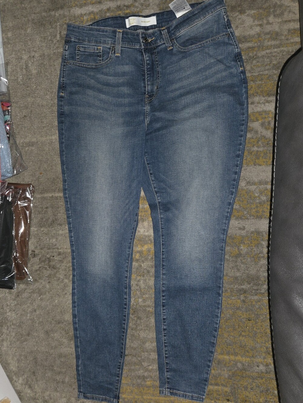 Levi Classic Mid-Rise Women’s Blue Skinny Jeans